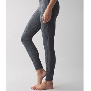 Lulu Lemon Size 4 Snakeskin Leggings